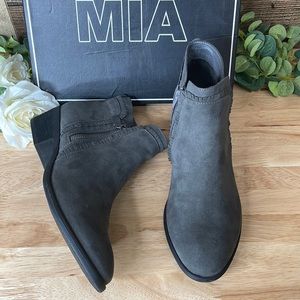Women's Mable Vegan Suede Bootie , Size 9 M - Grey